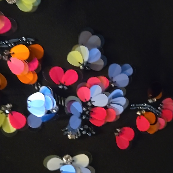 Elegant Blazer Dress with Colorful Floral Accents - Picture 11 of 12